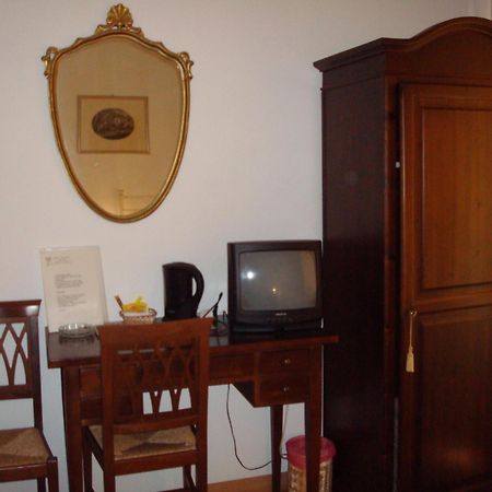 Albergo La Sfinge Chiusi Exterior photo