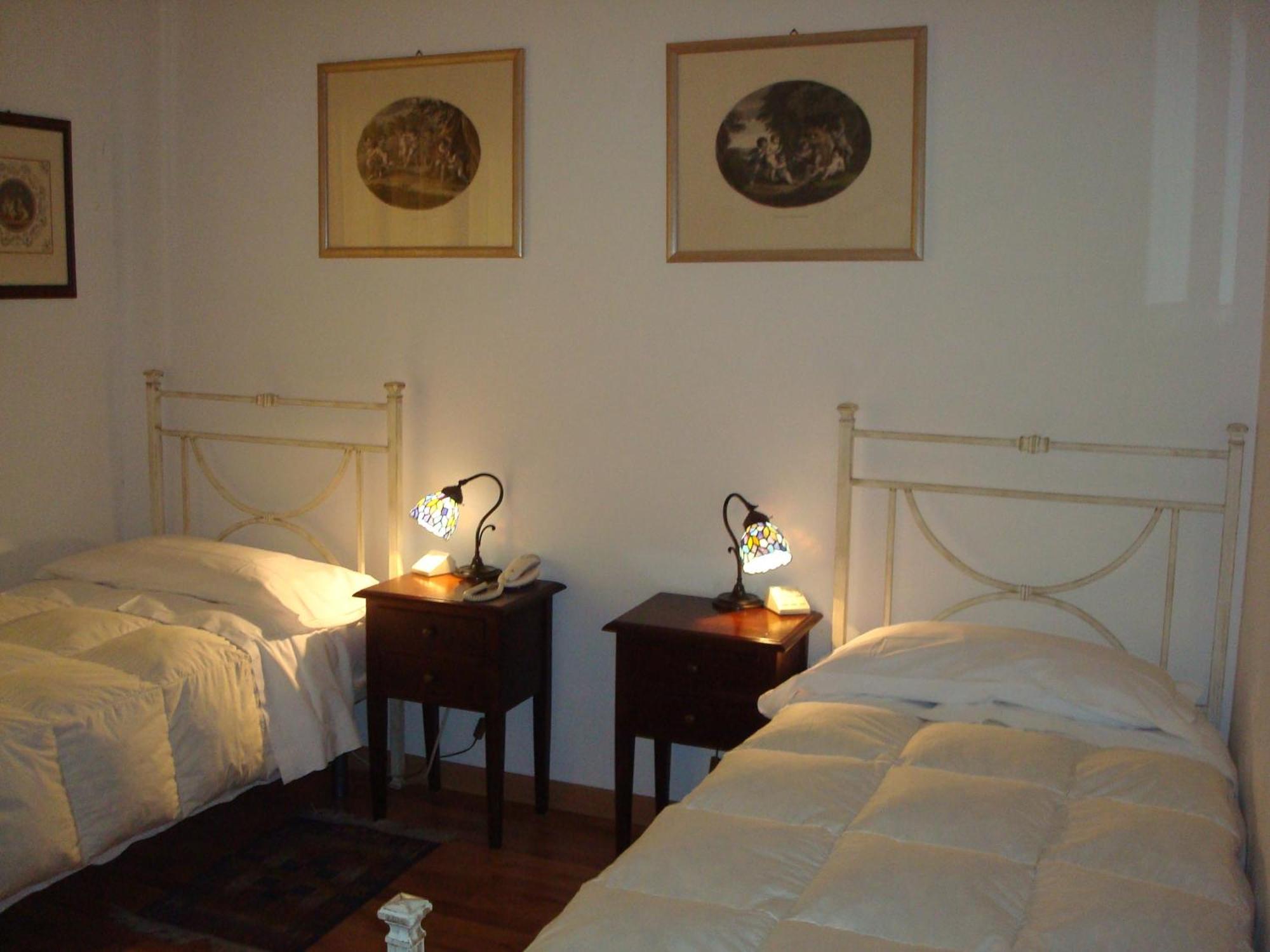 Albergo La Sfinge Chiusi Exterior photo