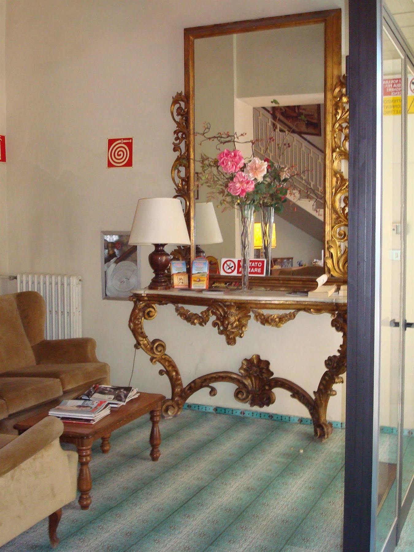 Albergo La Sfinge Chiusi Exterior photo